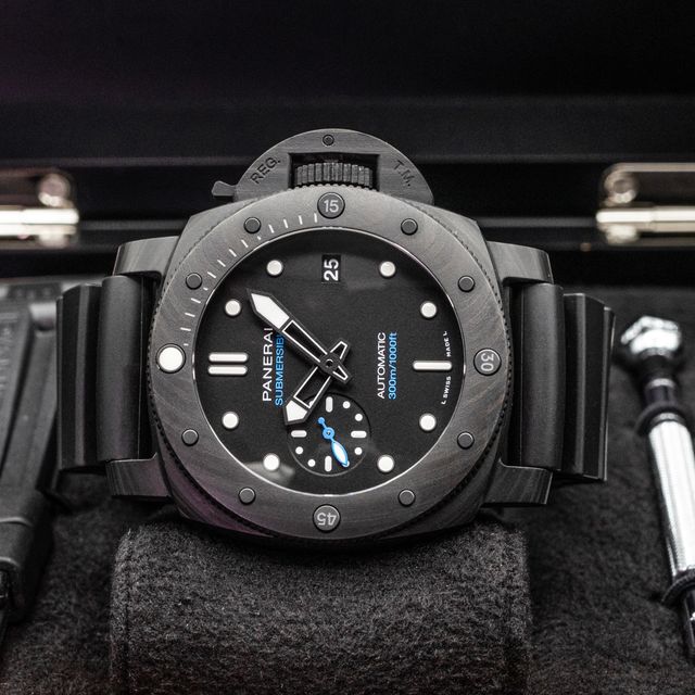 Panerai Submersible PAM02231 Image 2